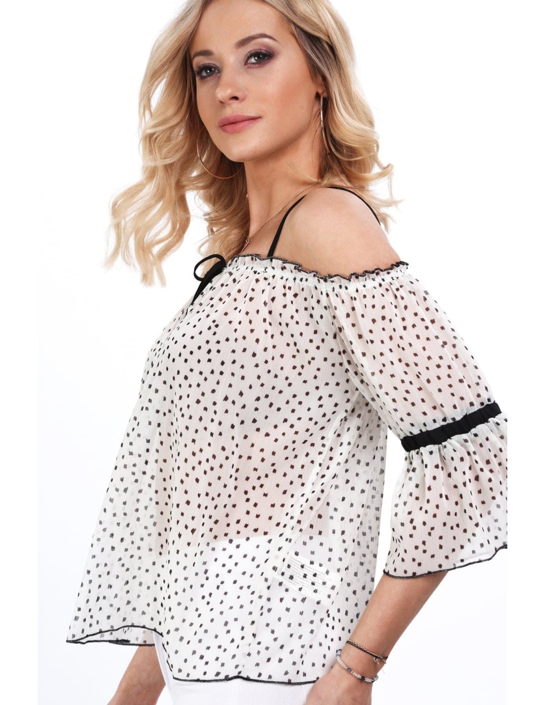 Bluza crem cu umerii goi MP28855 - Magazin online - Boutique